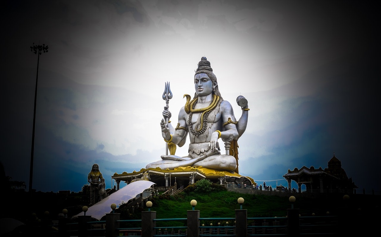 lord-shiva-siting-and-meditating