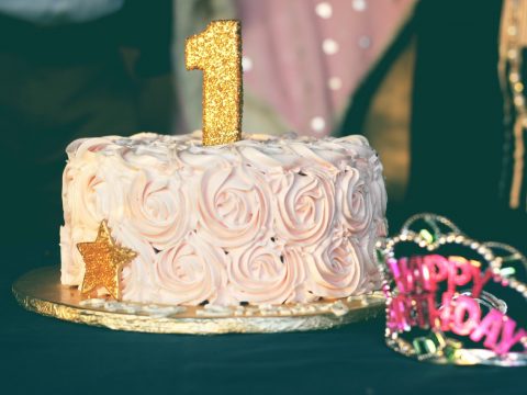 Birthday-cake-Love-Happy-Birthday-Wishes-in-Hindi